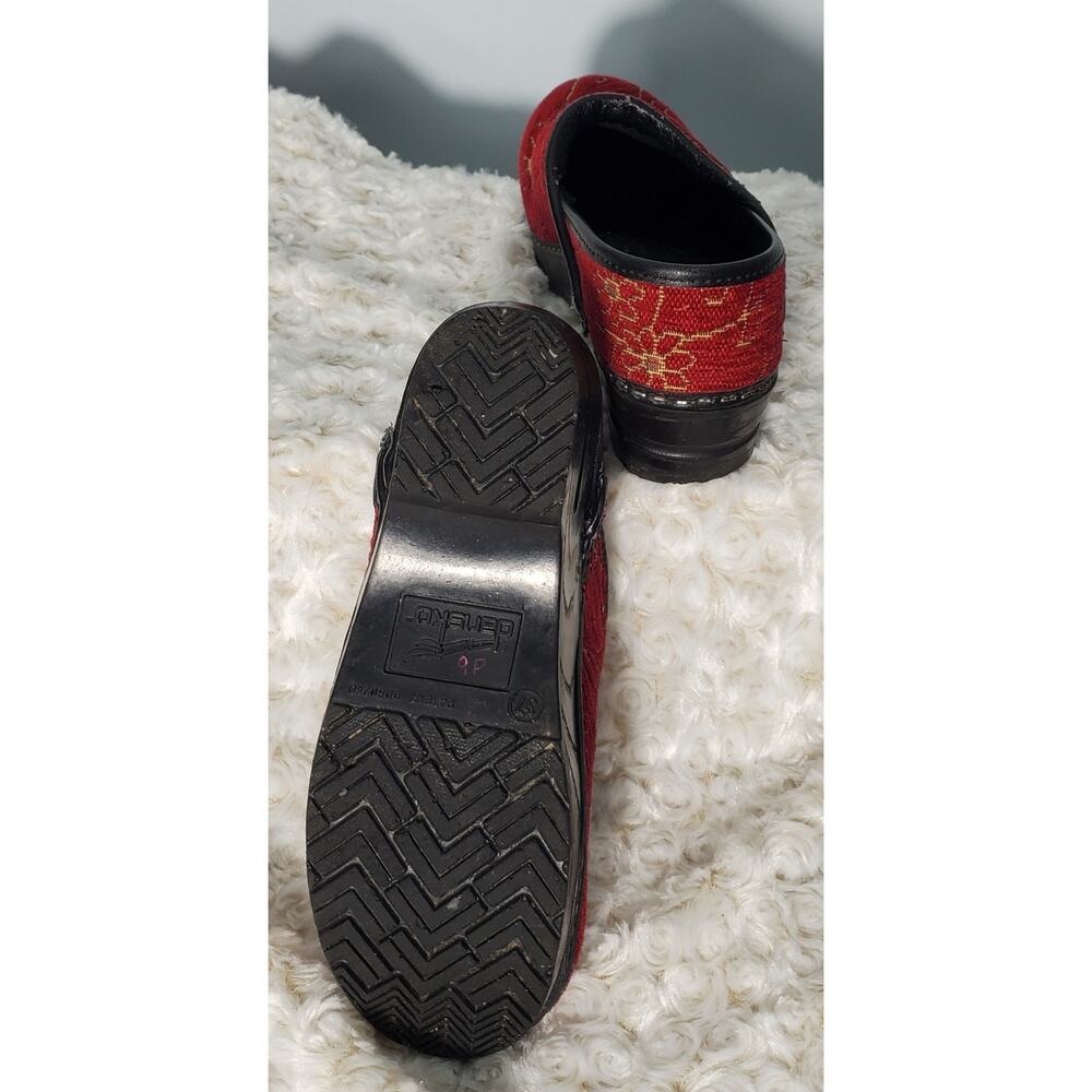 Dansko Womens Red Tapestry Clog Size Eu 37 Cottag… - image 7